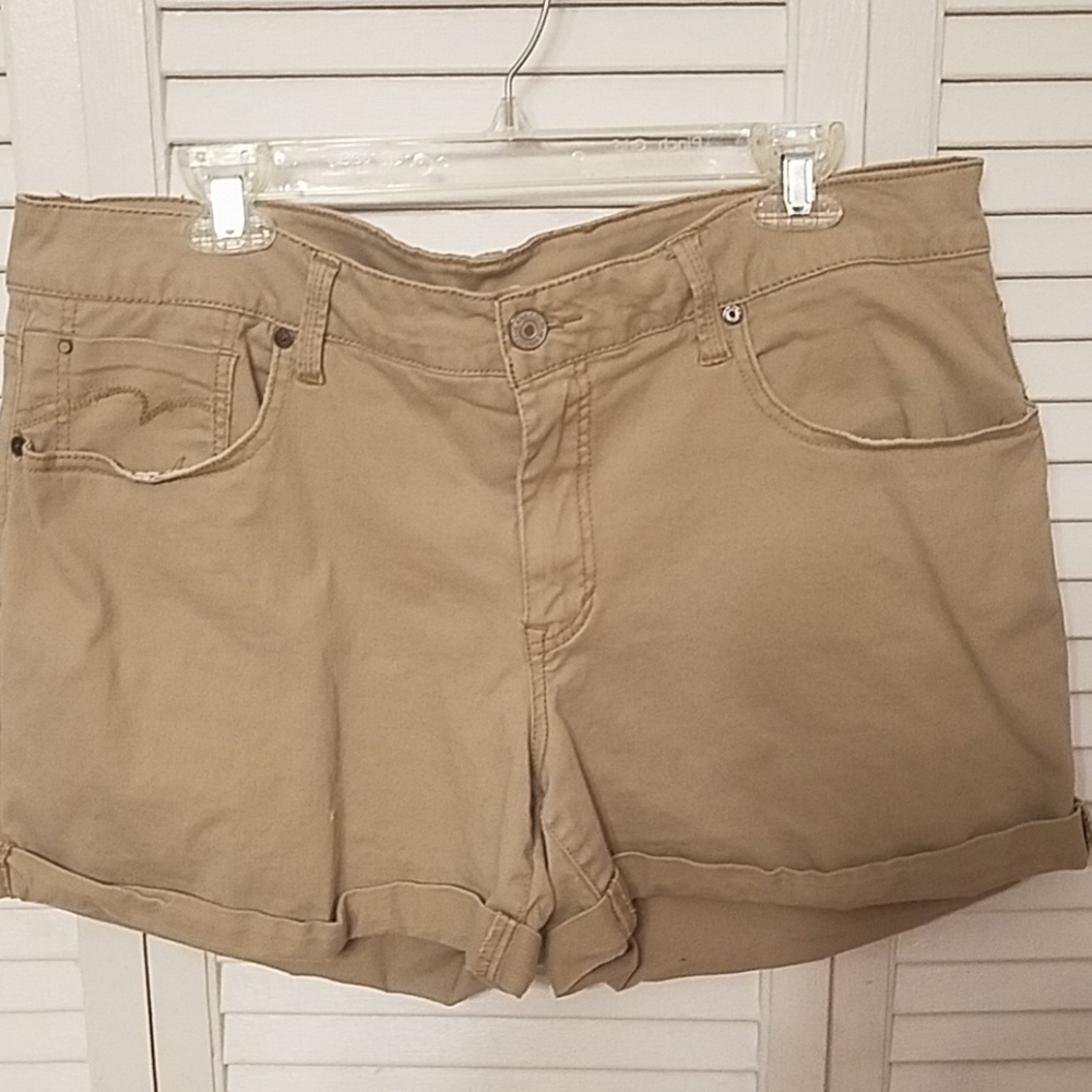 ☀️Khaki shorts